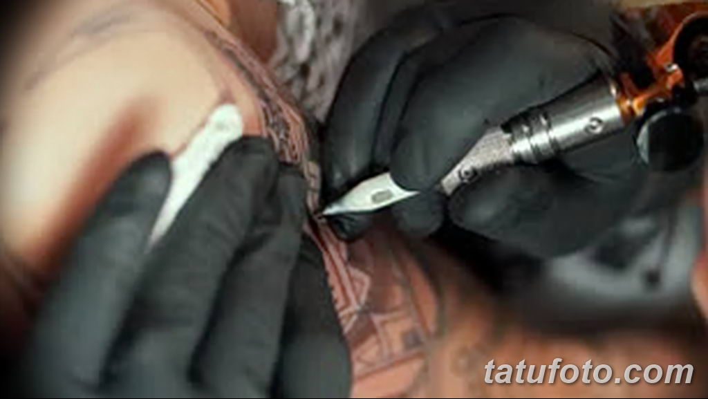 фото процесса нанесения тату 07.12.2018 №099 - tattooing process - tatufoto.com